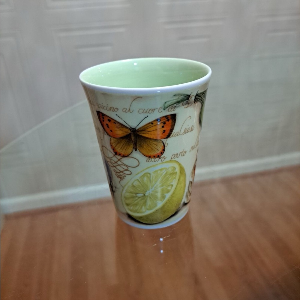 - Brand New Beutiful Multicolor FloralCrown Trent  Mug .